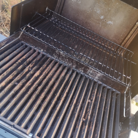 BBQ - Picture 2 of 4